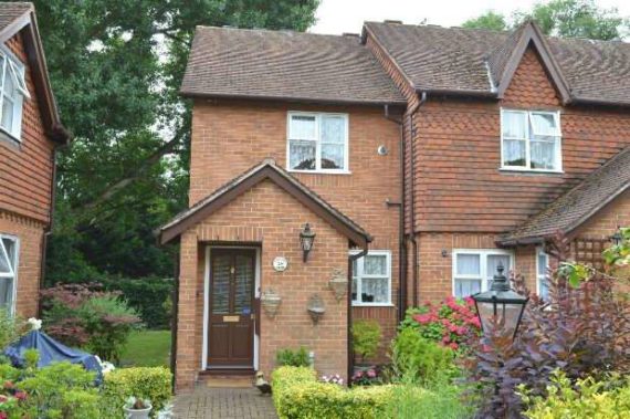 2 Bedroom End of Ter...